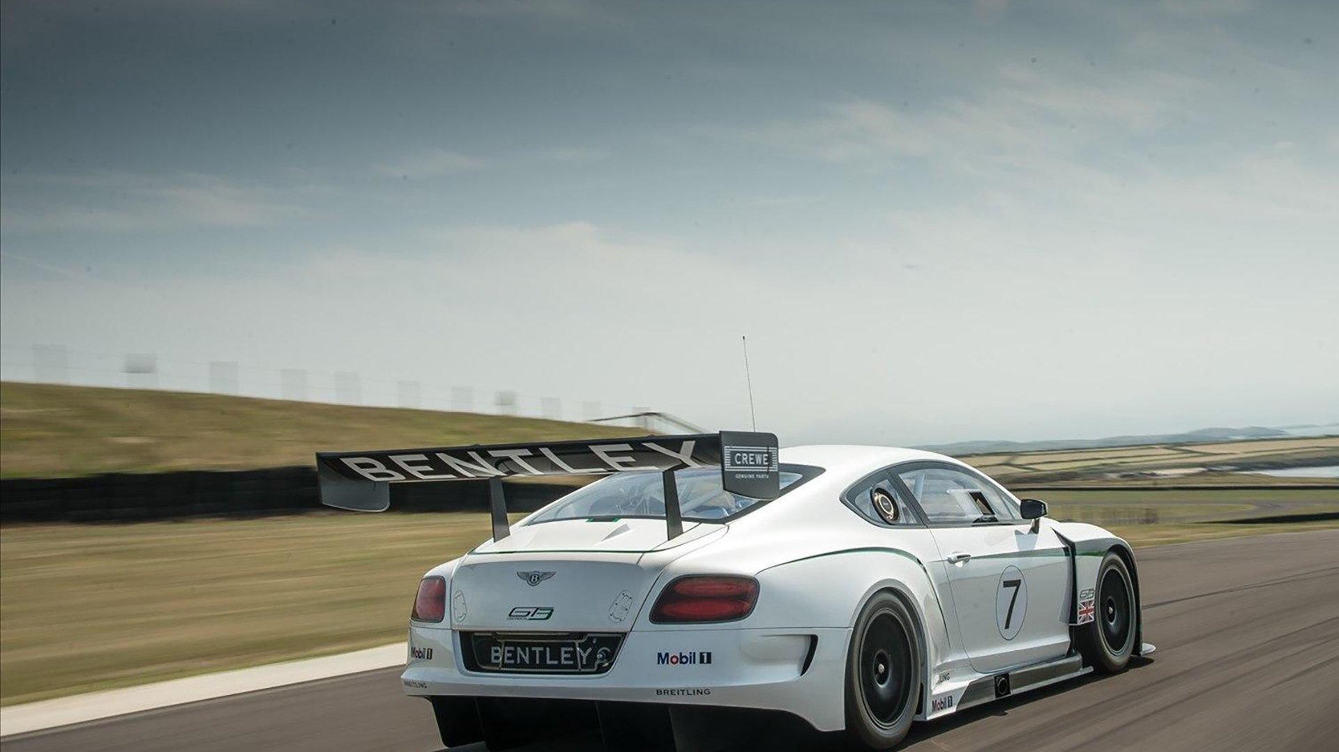 九游手游官网-“未来之星青少年足球联赛火热进行，星光璀璨的赛场期待你”，未来之星全国青少年艺术展演